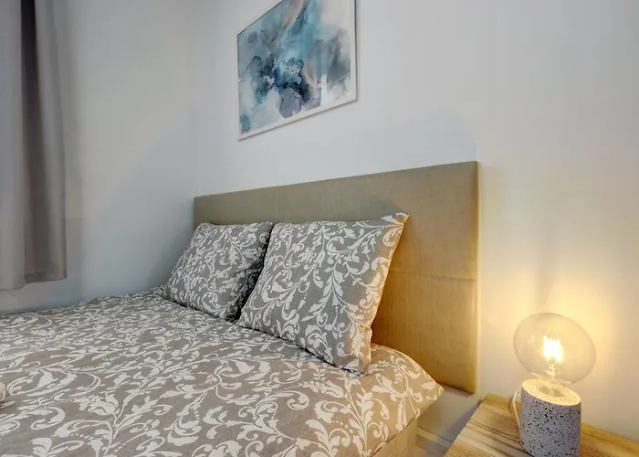 Floor Park With Parking