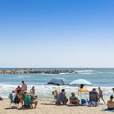 Floor Park With Parking *