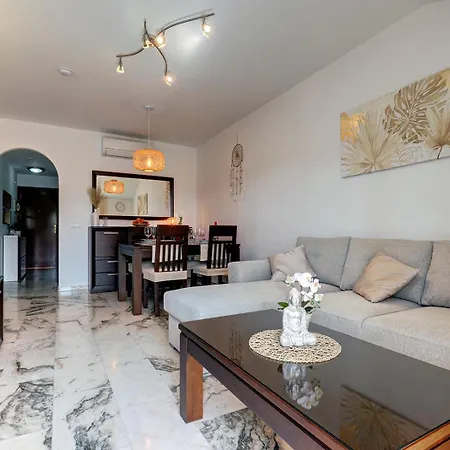 Floor Park With Parking Apartment *